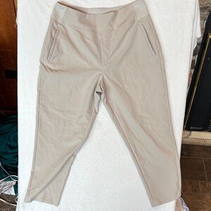Athleta Beige Stellar Strait crop pants